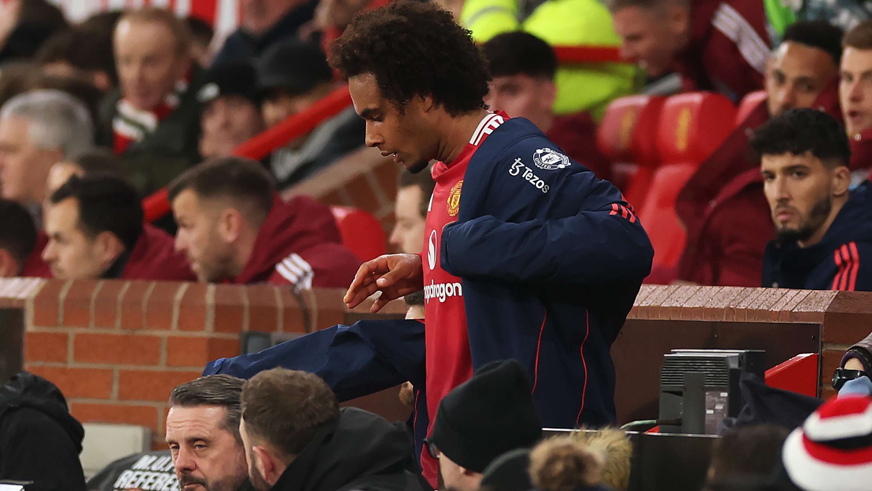 的中场压制 的中场压制